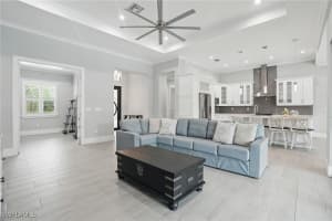 505 7th St Nw, Naples