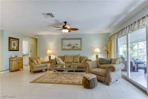 385 Palm Dr 1732, Naples