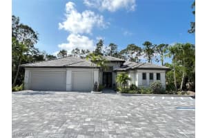 4472 Pine Ridge Rd, Naples