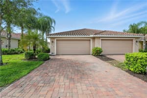 1886 Alameda Dr, Naples
