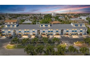 4904 Vincennes St 201, Cape Coral