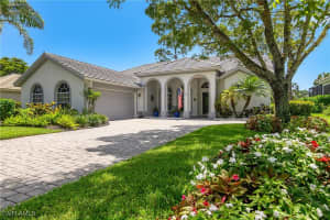 6576 Chestnut Cir, Naples