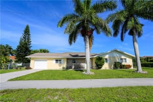 698 107th Ave N, Naples