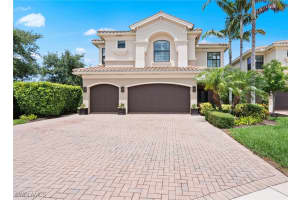13764 Luna Dr, Naples
