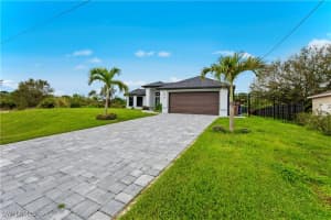 526 Wabasso Avenue, Lehigh Acres, FL 33974 - MLS#225053370