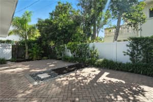 721 9th St S 4, Naples