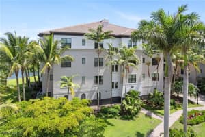2768 Tiburon Blvd E 202, Naples