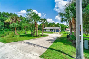 551 Golden Gate Boulevard, Naples, FL 34120 - MLS#225053561