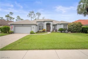 8423 Gleneagle Way, Naples