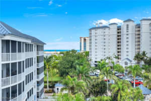 460 Launch Cir Penthouse 01, Naples