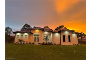 826 20th St Se, Naples