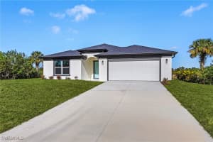 545 Oakshire Lane, Lehigh Acres, FL 33972 - MLS#225053780