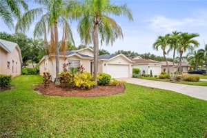 9201 Coach House Ln, Estero