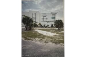 19281 #27 San Carlos Boulevard, Fort Myers Beach, FL 33931 - MLS#225054030