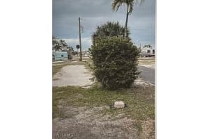 19281 #27 San Carlos Boulevard, Fort Myers Beach, FL 33931 - MLS#225054030