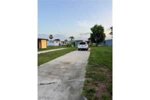 33 Poinsettia Drive, Fort Myers, FL 33905 - MLS#225054041