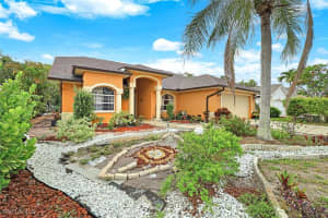 1920 Piccadilly Circus, Naples, FL 34112 - MLS#225054061