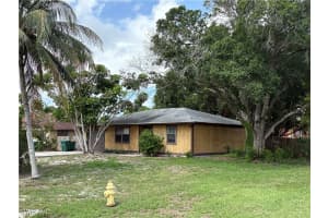 2325 55th Ter Sw, Naples