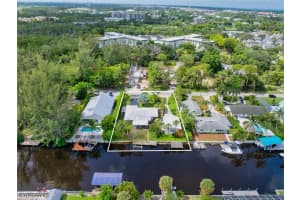 1483 Bembury Dr, Naples