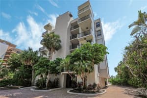 10562 Gulf Shore Dr 202, Naples