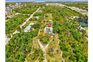 5228 Stringfellow Rd, St James City