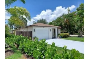 595 93rd Avenue, Naples, FL 34108 - MLS#225054487