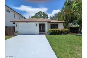 595 93rd Avenue, Naples, FL 34108 - MLS#225054487