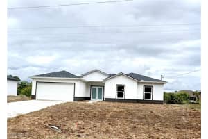825 Porter Street, Lehigh Acres, FL 33974 - MLS#225054519