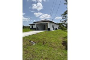 2909 DORA Avenue, Lehigh Acres, FL 33971 - MLS#225054691