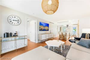 250 7th Avenue, Naples, FL 34102 - MLS#225054877