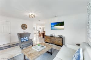 636 98th Avenue, Naples, FL 34108 - MLS#225054987
