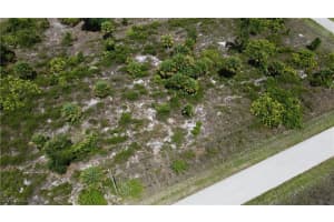 908 Norton Avenue, Lehigh Acres, FL 33974 - MLS#225055112