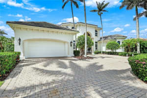 384 Mooring Line Drive, Naples, FL 34102 - MLS#225055113