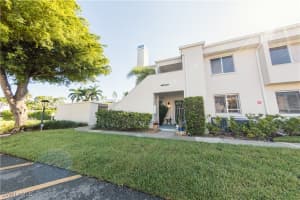 3052 Kings Lake Blvd 7554, Naples
