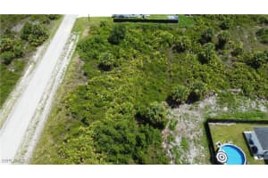 933 Norton Avenue, Lehigh Acres, FL 33974 - MLS#225055190