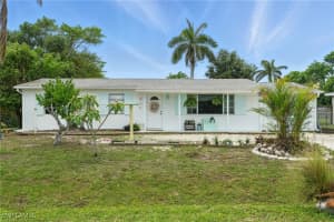 4011 Coconut Cir S, Naples