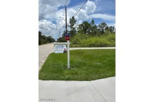 406 W 15th St, Lehigh Acres