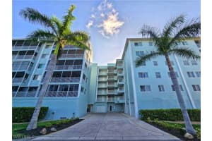 345 Mango Street, Fort Myers Beach, FL 33931 Sold 09/26/25