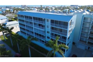 345 Mango Street, Fort Myers Beach, FL 33931 Sold 09/26/25