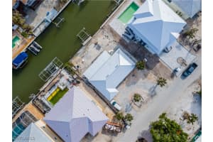 208 Flamingo Street, Fort Myers Beach, FL 33931 Sold 09/05/25