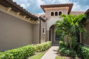 6564 Roma Way, Naples