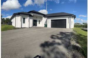 4067 33rd Ave Ne, Naples