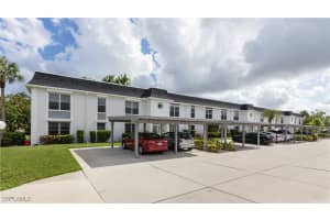 6884 Sandtrap Dr 4, Fort Myers
