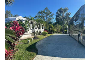 1650 Diamond Lake Circle, Naples, FL 34114 - MLS#225055756