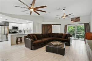 9624 Crescent Garden Dr J202, Naples