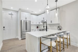9037 Alturas St 3705, Naples