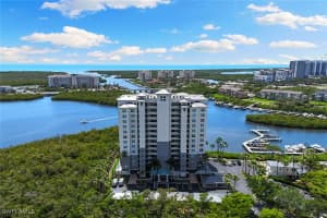 420 Cove Tower Dr 304, Naples