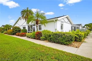 6886 Bogey Dr, Fort Myers
