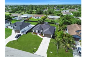 2607 4th Street, Lehigh Acres, FL 33976 - MLS#225055910