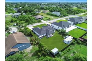 2607 4th Street, Lehigh Acres, FL 33976 - MLS#225055910